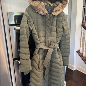 Abercrombie & Fitch Olive Puffer Coat with Faux Fur Hood~Great condition~Size M